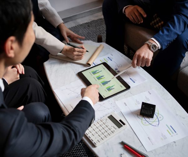 business-people-working-with-ipad-high-angle(1)